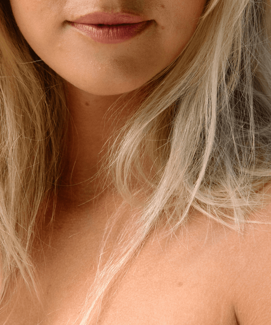 Shedding: the Natural Cycle of Hair - UNDER LUNA™ 